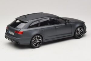 Audi RS6 C7 Avant Daytona Grey Minichamps 1:18 5011216225 Kov – obrázek 2 z 8