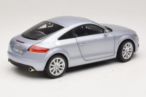 Audi TT 8N Silverblue Metallic Minichamps 1:18 100015020 Kov – obrázek 3 z 8