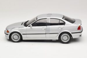 BMW 3-Series E46 6-Cylinder Stříbrný UT Models 1:18 20512 Kov – obrázek 3 z 6
