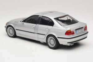 BMW 3-Series E46 6-Cylinder Stříbrný UT Models 1:18 20512 Kov – obrázek 5 z 6