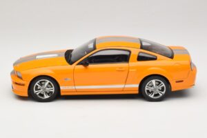 Ford Mustang GT S197 Grabber Orange Metallic AUTOart 1:18 73117-A1 Kov – obrázek 4 z 8