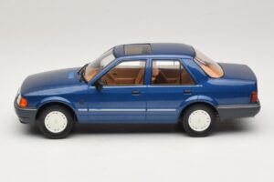 Ford Orion Mk2 1.6i Metallic Blue MCG 1:18 MCG18490 Kov – obrázek 3 z 6