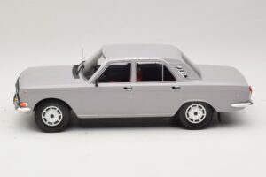 GAZ Volga GAZ-24-10 Šedý MCG 1:18 MCG18016 Kov – obrázek 3 z 6