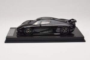 Koenigsegg Regera Černý Karbonový Balíček Béžový Interiér FrontiArt 1:18 REMC042 Pryskyřice – obrázek 3 z 7