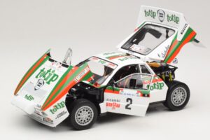 Lancia 037 #2 A. Bettega / M. Perissinot Rally San Marino 1984 Kyosho 1:18 08306F Kov – obrázek 2 z 8