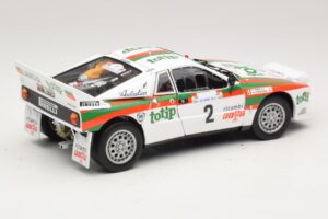 Lancia 037 #2 A. Bettega / M. Perissinot Rally San Marino 1984 Kyosho 1:18 08306F Kov – obrázek 3 z 8