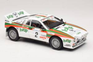 Lancia 037 #2 A. Bettega / M. Perissinot Rally San Marino 1984 Kyosho 1:18 08306F Kov – obrázek 6 z 8