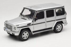 Mercedes G500 W463 LWB Dealerská Edice Stříbrný AUTOart 1:18 B66962142 Kov