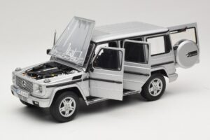 Mercedes G500 W463 LWB Dealerská Edice Stříbrný AUTOart 1:18 B66962142 Kov – obrázek 2 z 8
