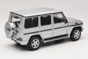 Mercedes G500 W463 LWB Dealerská Edice Stříbrný AUTOart 1:18 B66962142 Kov – obrázek 3 z 8