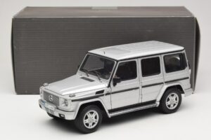 Mercedes G500 W463 LWB Dealerská Edice Stříbrný AUTOart 1:18 B66962142 Kov – obrázek 8 z 8