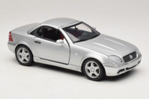 Mercedes SLK230 R170 AMG Roadster Stříbrný UT Models 1:18 26152 Kov – obrázek 6 z 8
