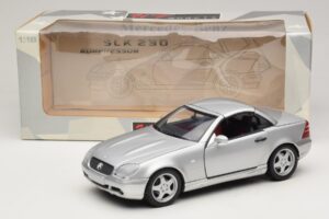 Mercedes SLK230 R170 AMG Roadster Stříbrný UT Models 1:18 26152 Kov – obrázek 8 z 8