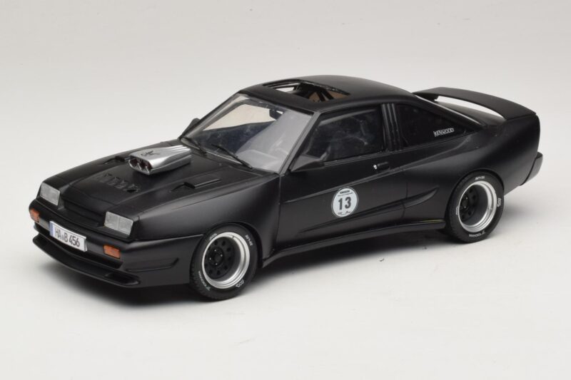 Opel Manta B Custom Matná Černá Kenwood MCG 1:18 Opel Manta B Custom Matná Černá Kenwood MCG 1:18 MCG18095 Kov