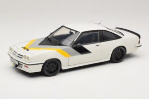 Opel Manta B GT/E Bílý Černá Speciální Kola Revell 1:18 08422 Kov