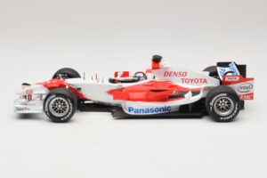 Panasonic Toyota Racing TF106 #11 J. Trulli 2006 Minichamps 1:18 AM59558L Kov – obrázek 3 z 7