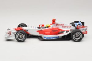 Panasonic Toyota Racing TF106 #12 R. Schumacher 2006 Minichamps 1:18 AM59557K Kov – obrázek 3 z 7