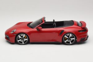 Porsche 911 992 Turbo S Kabriolet Tmavě Červený Minichamps 1:18 PORSCHE007 Kov – obrázek 3 z 6