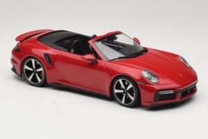 Porsche 911 992 Turbo S Kabriolet Tmavě Červený Minichamps 1:18 PORSCHE007 Kov – obrázek 4 z 6