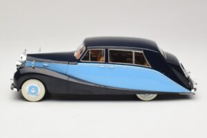Rolls-Royce Silver Wraith Empress by Hooper Černý & Tmavě Modrý MCG 1:18 MCG18051 Kov – obrázek 3 z 6
