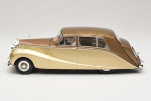 Rolls-Royce Silver Wraith Empress by Hooper Hnědý & Zlatý MCG 1:18 MCG18000 Kov – obrázek 3 z 6
