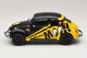 Volkswagen Beetle 1303 Go with Moon Solido 1:18 S1800519 Kov – obrázek 4 z 8