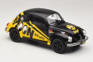 Volkswagen Beetle 1303 Go with Moon Solido 1:18 S1800519 Kov – obrázek 6 z 8