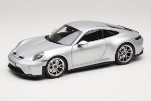 Porsche 911 992.2 GT3 Touring Package GT Silver Metallic Norev 1:18 Porsche 911 992.2 GT3 Touring Package GT Silver Metallic Norev 1:18 187002 Kov