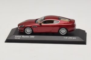 Aston Martin DB9 Červený Metalický Minichamps 1:43 400137340 Kov