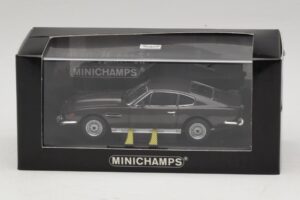 Aston Martin DBS On Her Majesty's Secret Service S Lyžemi Minichamps 1:43 436137600-P1 Kov – obrázek 4 z 4