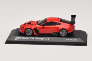 Aston Martin V12 Vantage GT3 Červený Minichamps 1:43 4371121392 Kov