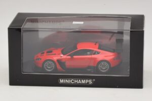 Aston Martin V12 Vantage GT3 Červený Minichamps 1:43 4371121392 Kov – obrázek 4 z 4