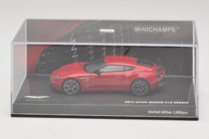 Aston Martin V12 Zagato Červený Minichamps 1:43 437137220 Kov – obrázek 4 z 5