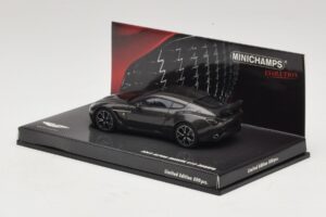 Aston Martin V12 Zagato Scintilla Silver Minichamps 1:43 437137221 Kov – obrázek 3 z 5
