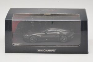 Aston Martin V12 Zagato Scintilla Silver Minichamps 1:43 437137221 Kov – obrázek 5 z 5