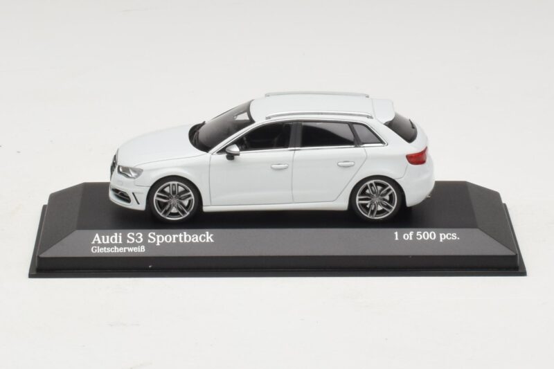 Audi S3 8V Sportback Bílý Minichamps 1:43 Audi S3 8V Sportback Bílý Minichamps 1:43 437013010 Kov
