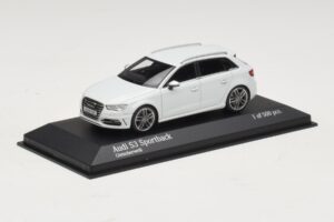 Audi S3 8V Sportback Bílý Minichamps 1:43 437013010 Kov – obrázek 2 z 4
