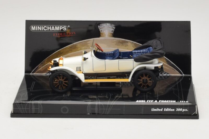 Audi Typ A Phaeton Bílý Modrý Minichamps 1:43 Audi Typ A Phaeton Bílý Modrý Minichamps 1:43 437019032 Kov