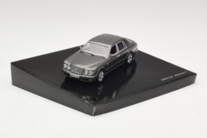 Bentley Arnage T Cypress Grey Minichamps 1:43 BL386 Kov – obrázek 2 z 4