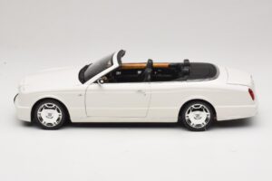 Bentley Azure Glacier White Náhradní Krabice Minichamps 1:18 100139502-R1 Kov – obrázek 4 z 8