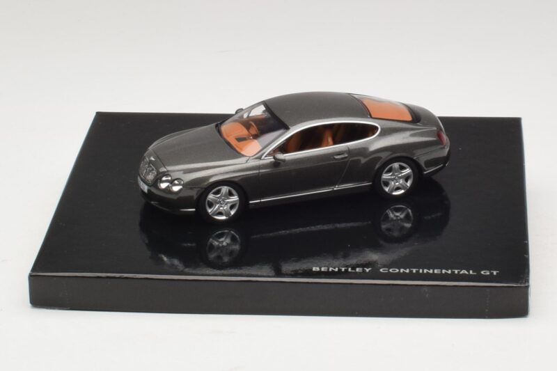 Bentley Continental GT Cypress Green Minichamps 1:43 Bentley Continental GT Cypress Green Minichamps 1:43 BL312 Kov