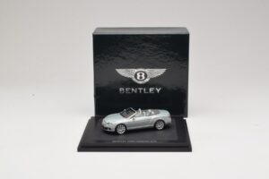 Bentley Continental GTC Light Grey Metallic Minichamps 1:43 BL907 Kov – obrázek 3 z 4