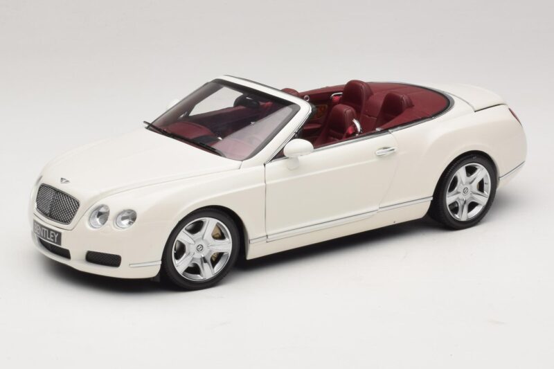 Bentley Continental GTC Bílý Náhradní Krabice Minichamps 1:18 100139032-R1 Kov