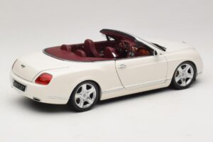 Bentley Continental GTC Bílý Náhradní Krabice Minichamps 1:18 100139032-R1 Kov – obrázek 3 z 8