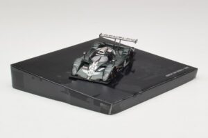Bentley EXP Speed 8 LMP900 #8 A. Wallace / B. Leitzinger 24 Hours of Le Mans 2002 Minichamps 1:43 403021308 Kov – obrázek 2 z 4