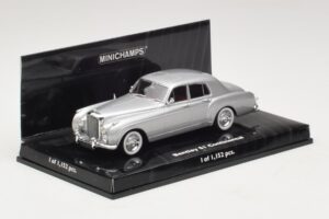 Bentley S1 Continental Stříbrný Minichamps 1:43 436139552 Kov – obrázek 2 z 4
