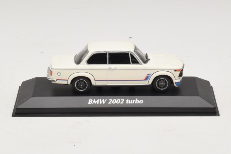 BMW 2002 Turbo Bílý Maxichamps 1:43 BMW 2002 Turbo Bílý Maxichamps 1:43 940022201 Kov