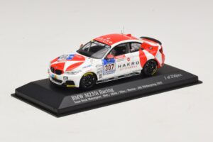 BMW M235i Bong Motorsport #307 Nett / Akata 24 Hours of Nurburgring 2015 Minichamps 1:43 437152507 Kov – obrázek 2 z 4