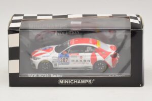 BMW M235i Bong Motorsport #307 Nett / Akata 24 Hours of Nurburgring 2015 Minichamps 1:43 437152507 Kov – obrázek 4 z 4