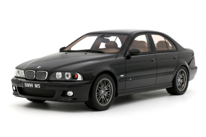 BMW M5 E39 Black Sapphire Metallic Otto 1:18 BMW M5 E39 Black Sapphire Metallic Otto 1:18 OT1338 Pryskyřice